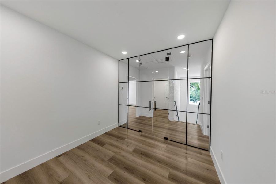 Spacious, unfurnished interior of a new home in , St. Petersburg (Image 15). Spacious, unfurnished interior of a new home in , St. Petersburg (Image 15).