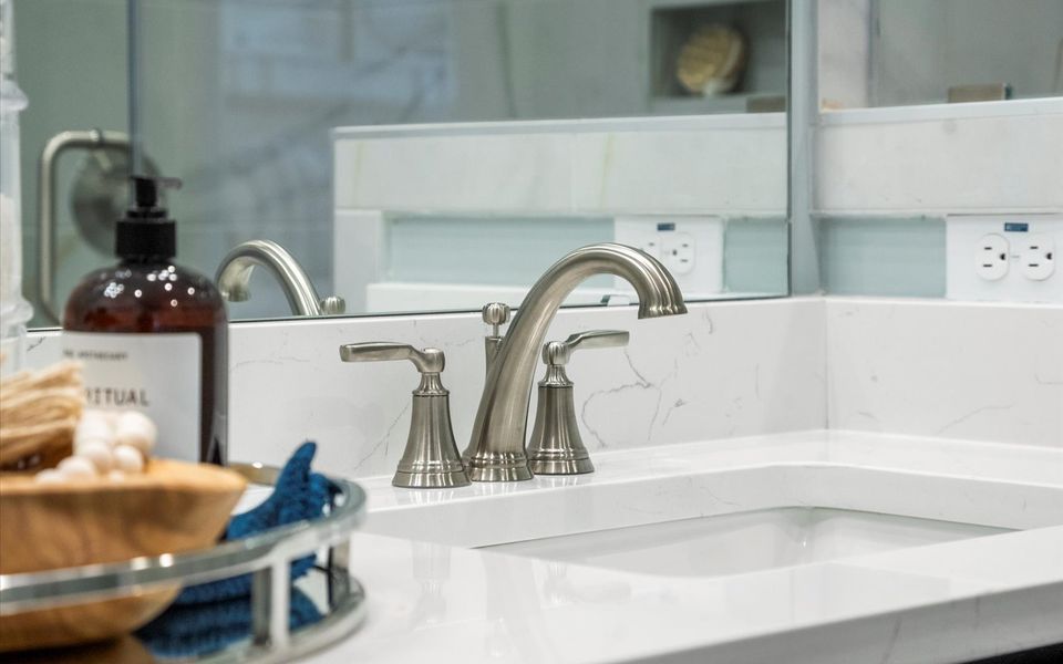 Representative interior finishes for a home built from the Lennox by Brookfield Residential in Townhomes at Wendell Falls, Wendell (Image 23).