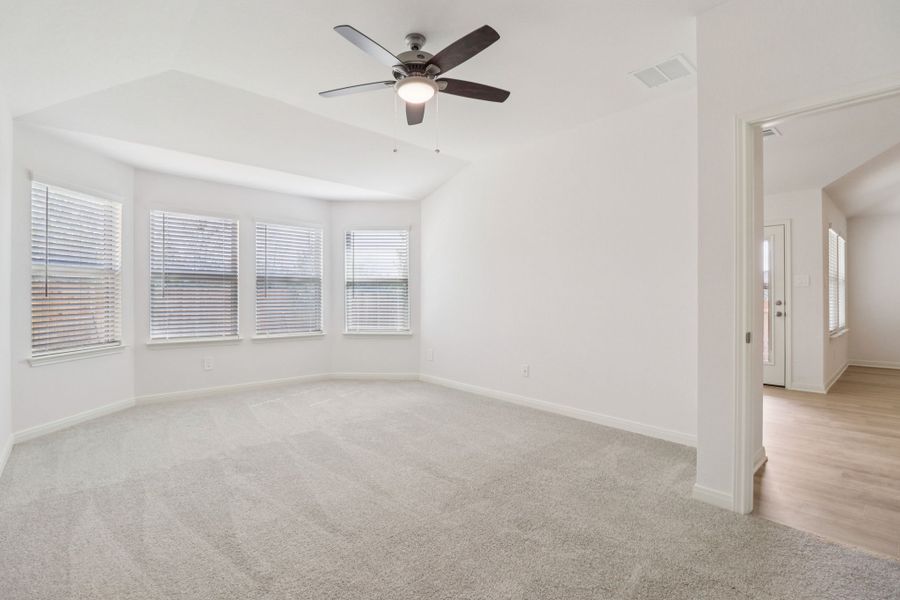 Spacious, unfurnished interior of a new home in Stetson Ridge, Marion (Image 16).