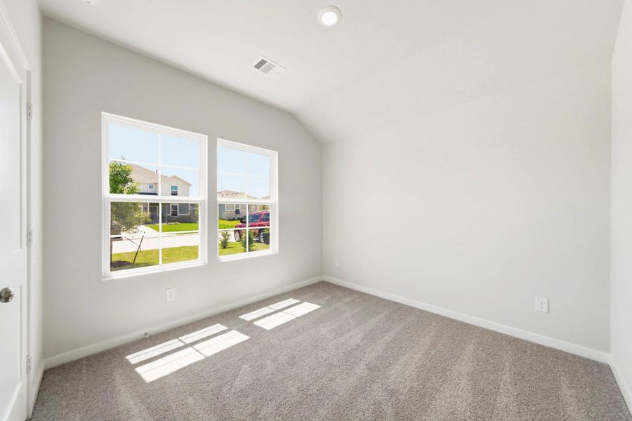 Spacious, unfurnished interior of a new home in Caney Mills, Conroe (Image 16).