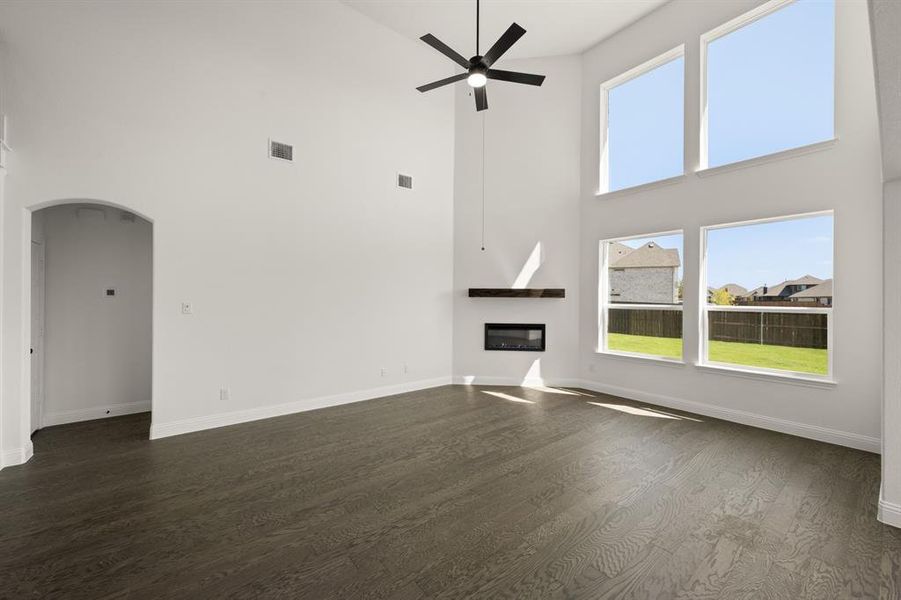 15_7800 Barley Field- Living Room-0656