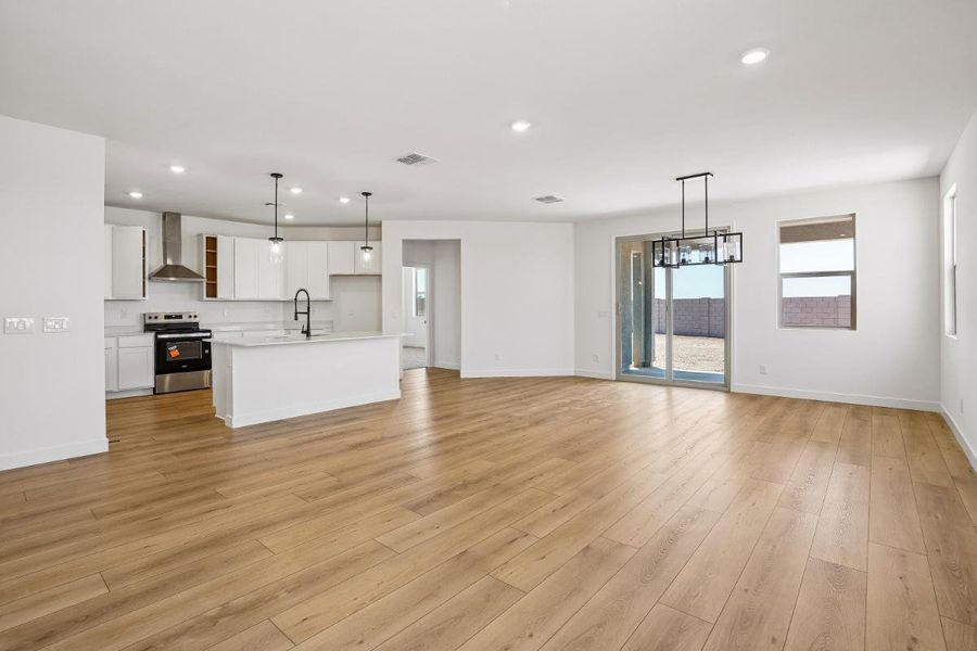 Spacious, unfurnished interior of a new home in Skyline Village Enclaves, San Tan Valley (Image 9). Spacious, unfurnished interior of a new home in Skyline Village Enclaves, San Tan Valley (Image 9).