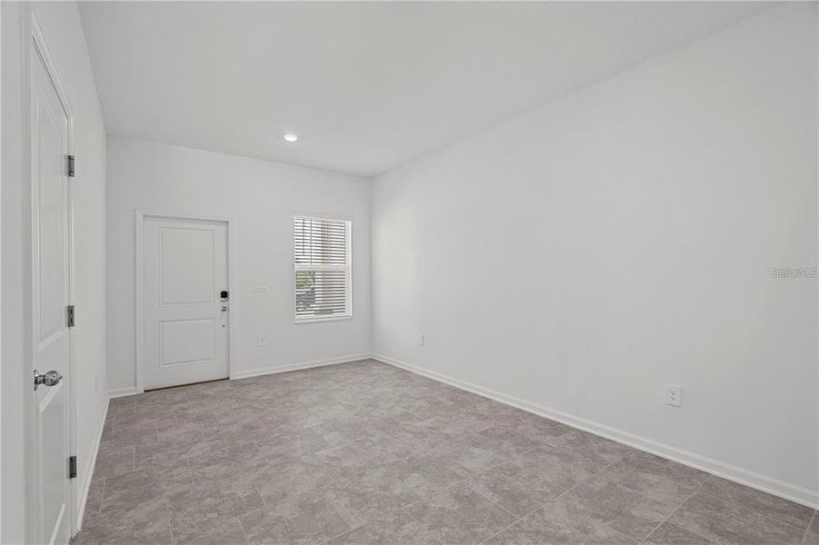 Spacious, unfurnished interior of a new home in , Davenport (Image 15).
