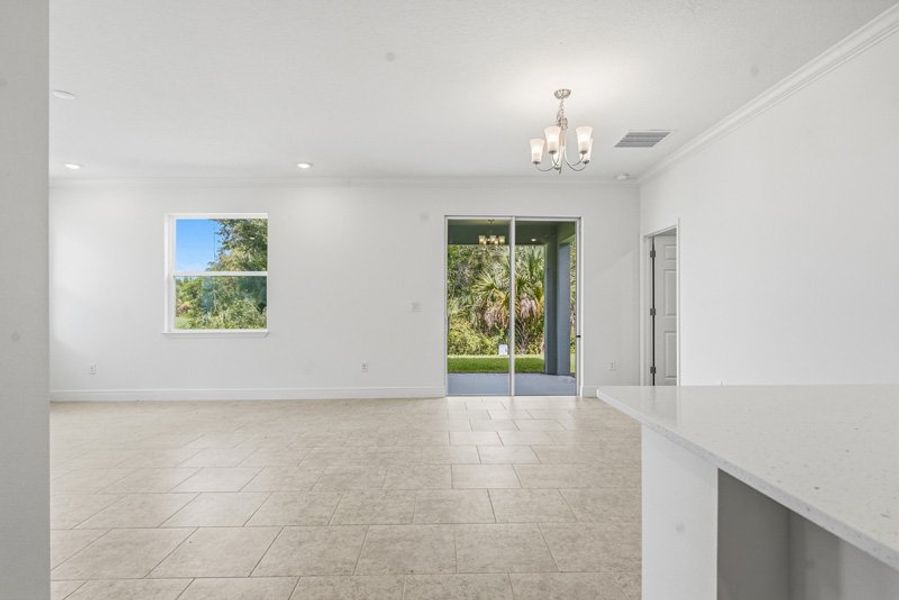 Spacious, unfurnished interior of a new home in Eden Hills, Lake Alfred (Image 37).