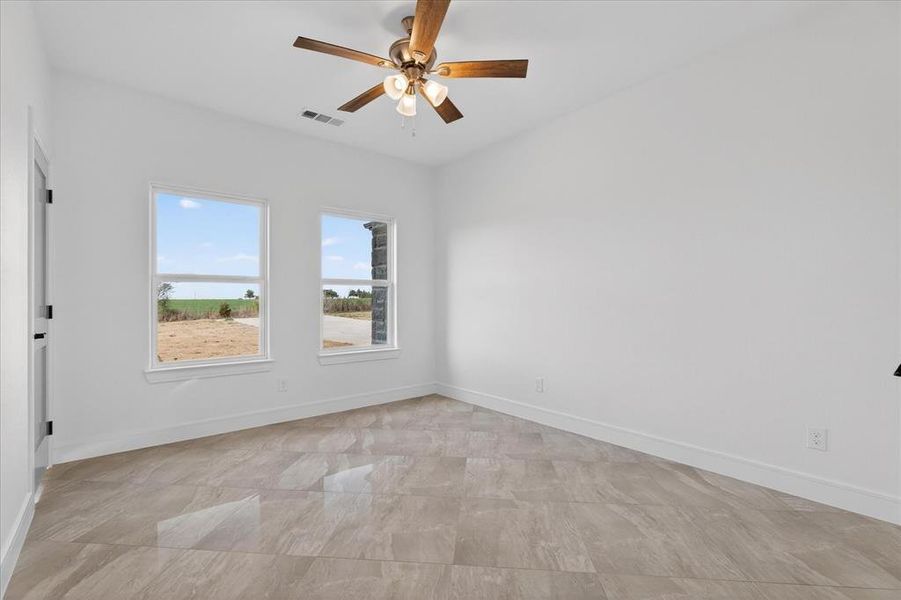 Spacious, unfurnished interior of a new home in , Celeste (Image 23).