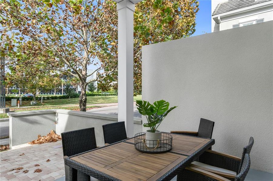 Exterior details and patio area of a home in , St. Petersburg (Image 35).