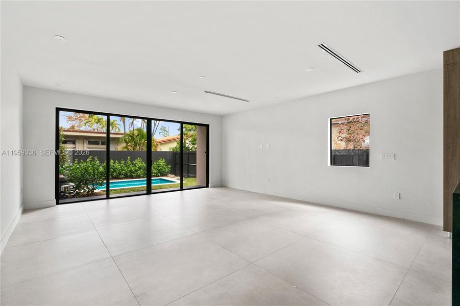 Spacious, unfurnished interior of a new home in , Miami (Image 15).