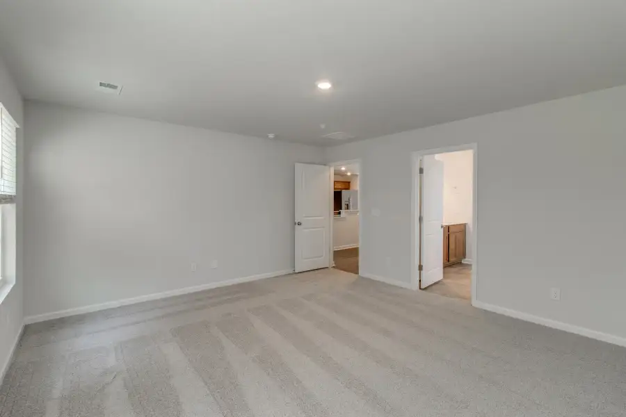 Spacious, unfurnished interior of a new home in Killians Crossing, Blythewood (Image 26). Spacious, unfurnished interior of a new home in Killians Crossing, Blythewood (Image 26).