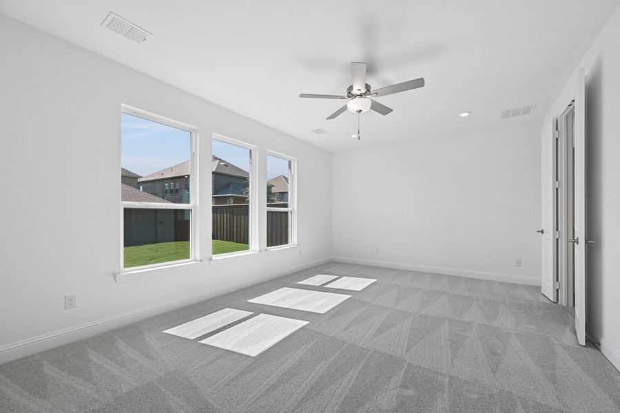 Spacious, unfurnished interior of a new home in The Ridge at Northlake, Northlake (Image 16).