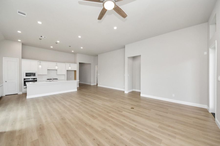 Spacious, unfurnished interior of a new home in Bridgeland: Heritage Collection, Cypress (Image 26). Spacious, unfurnished interior of a new home in Bridgeland: Heritage Collection, Cypress (Image 26).