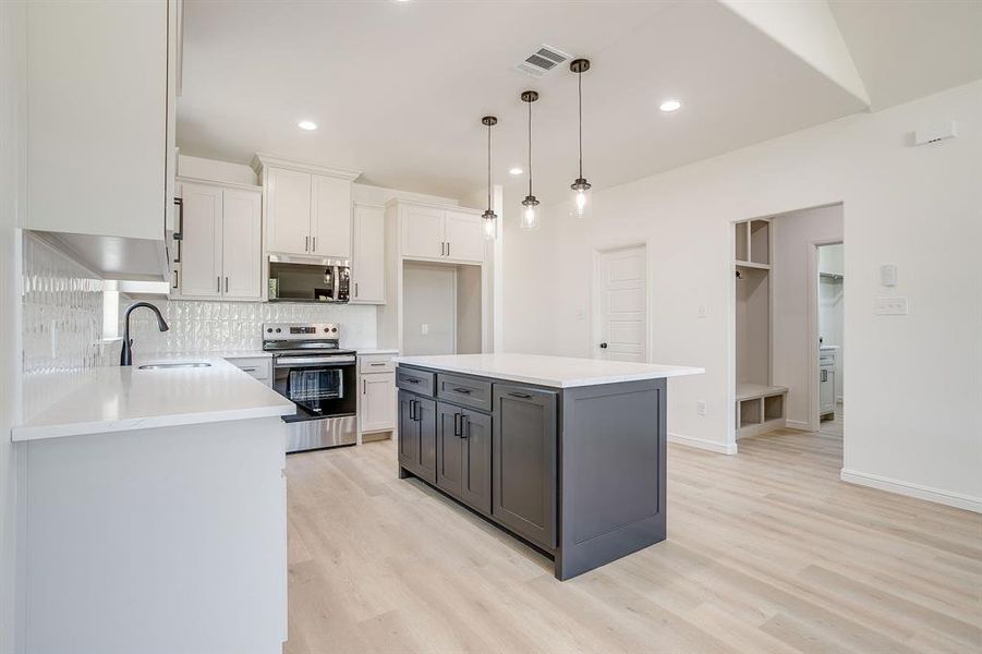Furnished interior view inside a new home in , Granbury (Image 6). Furnished interior view inside a new home in , Granbury (Image 6).