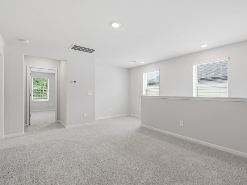 Spacious, unfurnished interior of a new home in Pleasant Brook, Greenville (Image 12).