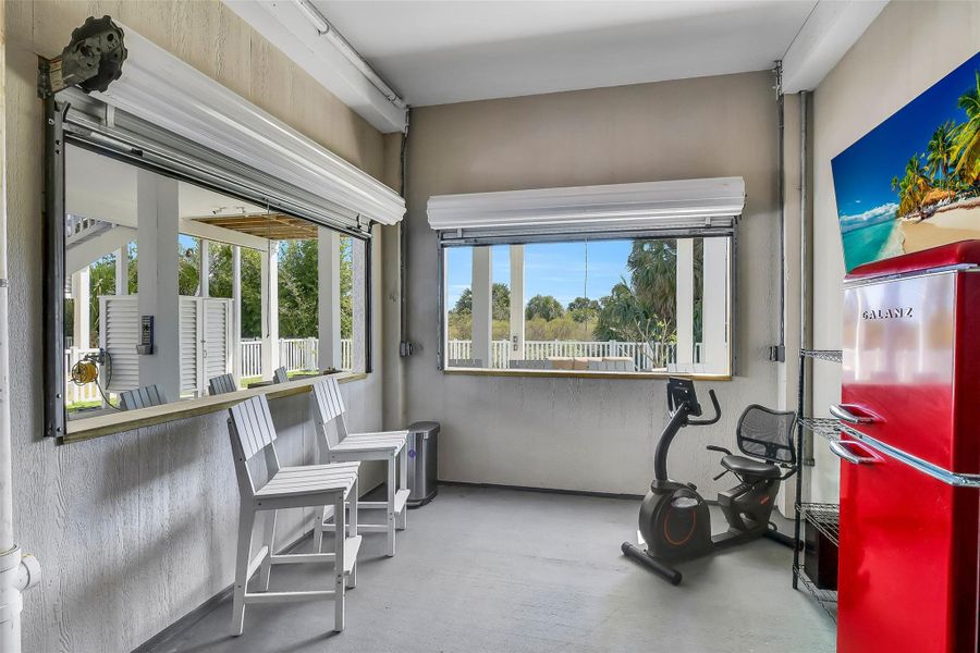 Entertaining made easy with large pass through windows.  Also great for the cross breeze.