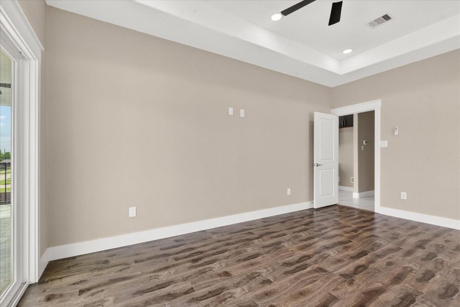 Spacious, unfurnished interior of a new home in , Houston (Image 20).