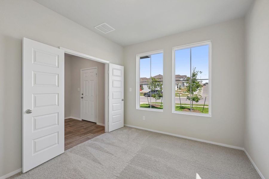 Spacious, unfurnished interior of a new home in Edgebrooke, Pflugerville (Image 24). Spacious, unfurnished interior of a new home in Edgebrooke, Pflugerville (Image 24).