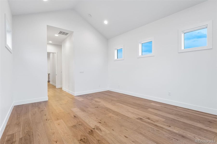 Spacious, unfurnished interior of a new home in , Lakewood (Image 30).