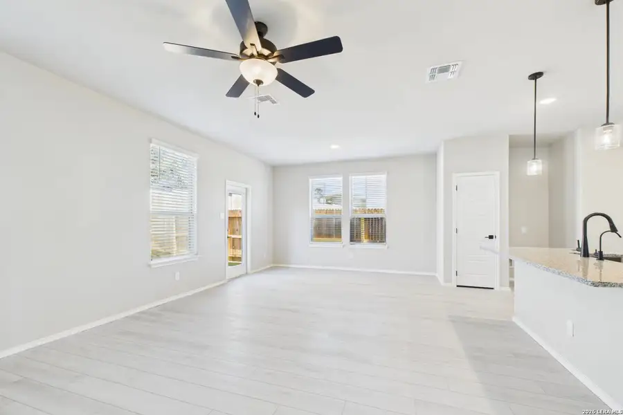 Spacious, unfurnished interior of a new home in Meadows at Oak Creek, San Antonio (Image 13).