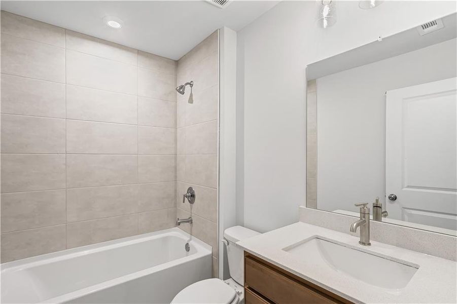 Furnished interior view inside a new home in Rose Creek, Cumming (Image 11).
