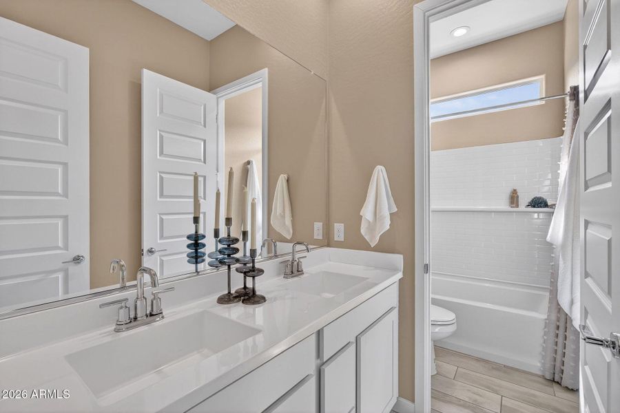 37-web-or-mls-329965 Dutchman Dr