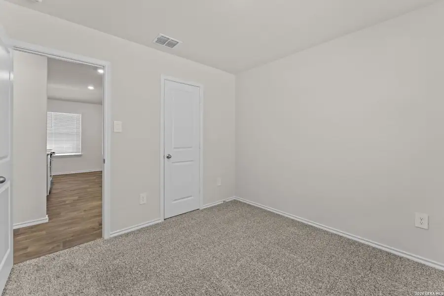Spacious, unfurnished interior of a new home in Laurel Vistas, San Antonio (Image 24). Spacious, unfurnished interior of a new home in Laurel Vistas, San Antonio (Image 24).
