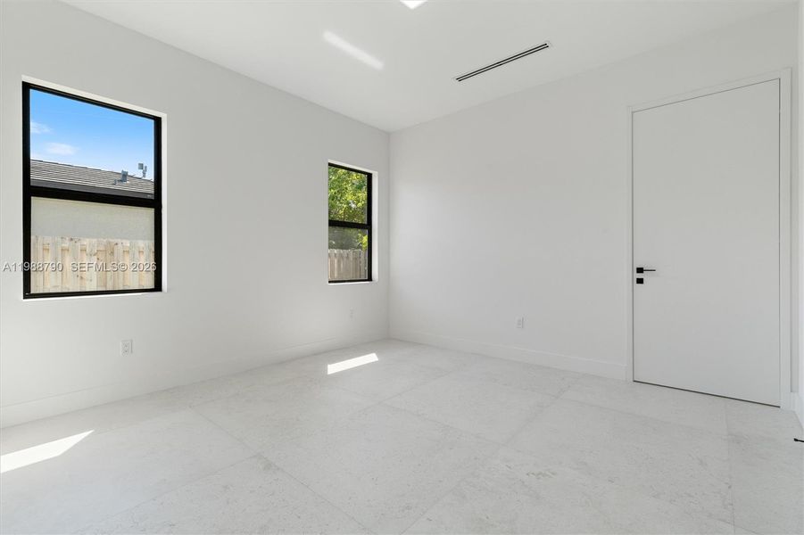Spacious, unfurnished interior of a new home in , Cutler Bay (Image 23).
