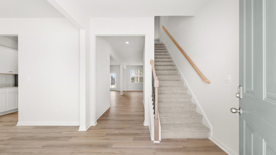 Spacious, unfurnished interior of a new home in South Wind, Union City (Image 13).