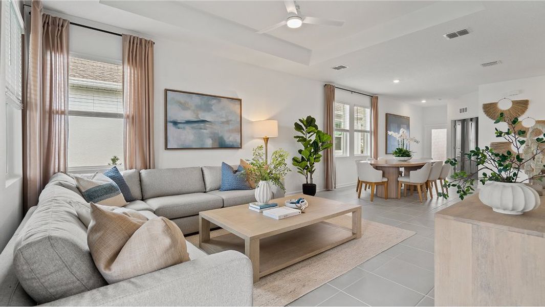 1553 Siesta Living 2of2 F1