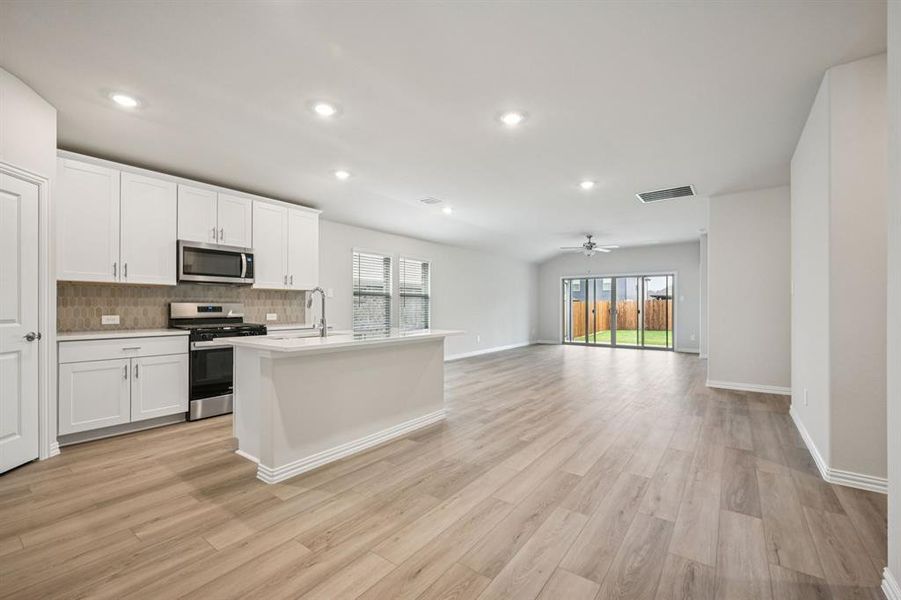 Furnished interior view inside a new home in Westmoor, Sherman (Image 10).