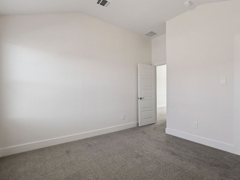 Spacious, unfurnished interior of a new home in Arcadia Ridge - Classic Series, San Antonio (Image 31).