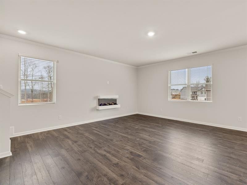 Spacious, unfurnished interior of a new home in Northwoods at Mirror Lake, Villa Rica (Image 24).