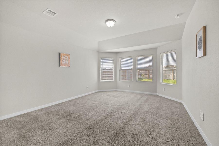 Spacious, unfurnished interior of a new home in Wall Street Village, Richmond (Image 21).