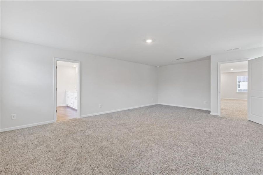 Spacious, unfurnished interior of a new home in , Braselton (Image 18).