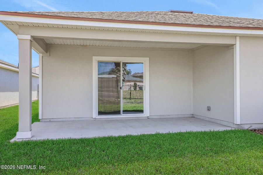 Exterior details and patio area of a home in Diamond Springs, Jacksonville (Image 25).