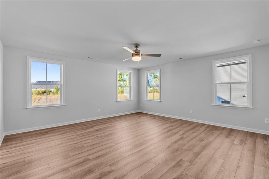 Spacious, unfurnished interior of a new home in Rogers Spring, Graham (Image 33).