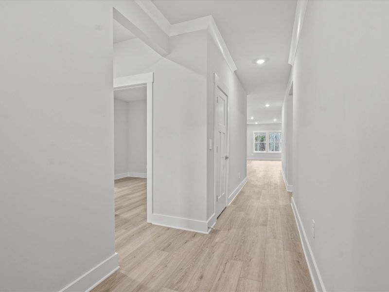 Spacious, unfurnished interior of a new home in Riverwood Farm, Piedmont (Image 11).