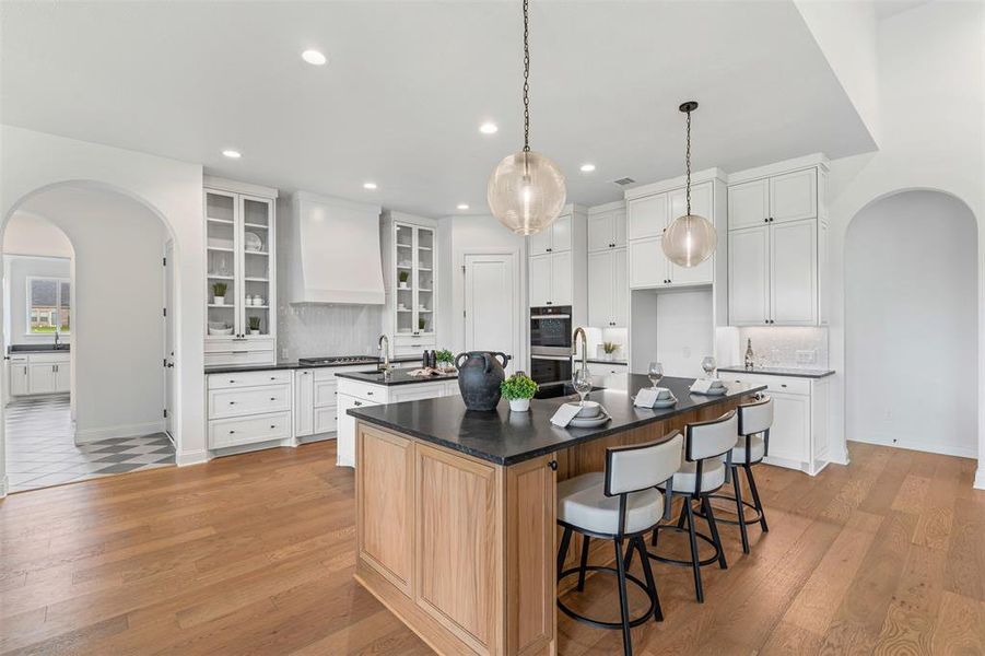 Furnished interior view inside a new home in Rolling Creek Ranch, Granbury (Image 19). Furnished interior view inside a new home in Rolling Creek Ranch, Granbury (Image 19).