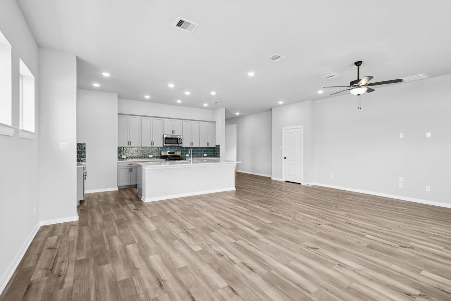 Spacious, unfurnished interior of a new home in Escondido 50' Homesites, Magnolia (Image 27). Spacious, unfurnished interior of a new home in Escondido 50' Homesites, Magnolia (Image 27).