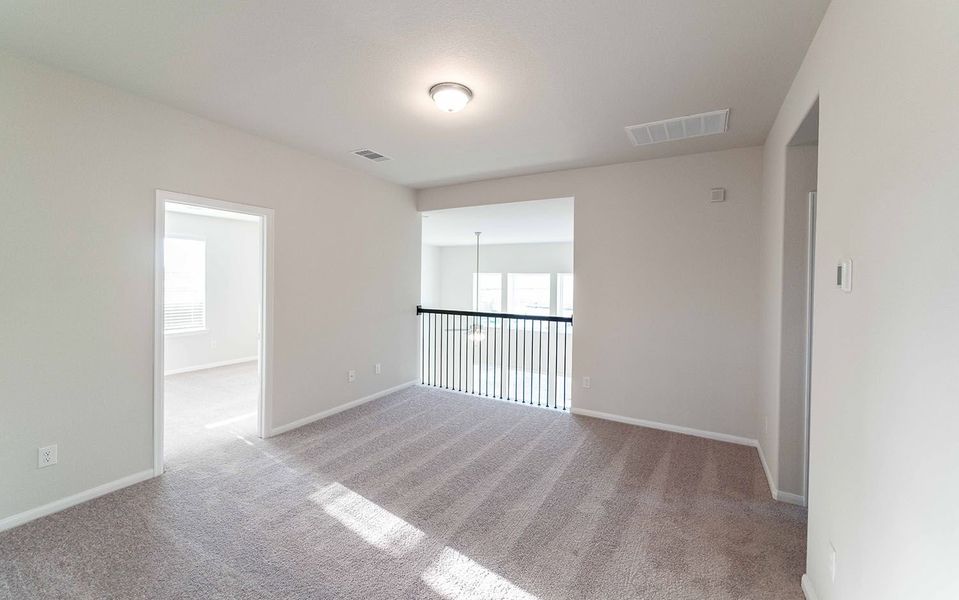 Spacious, unfurnished interior of a new home in River Ranch Meadows, Dayton (Image 16).