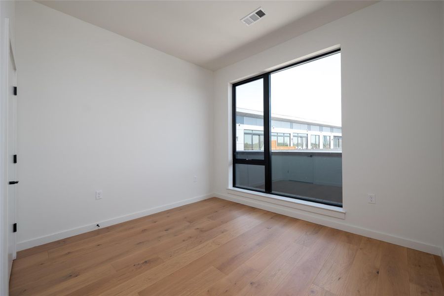 Spacious, unfurnished interior of a new home in One Oak, Austin (Image 17). Spacious, unfurnished interior of a new home in One Oak, Austin (Image 17).