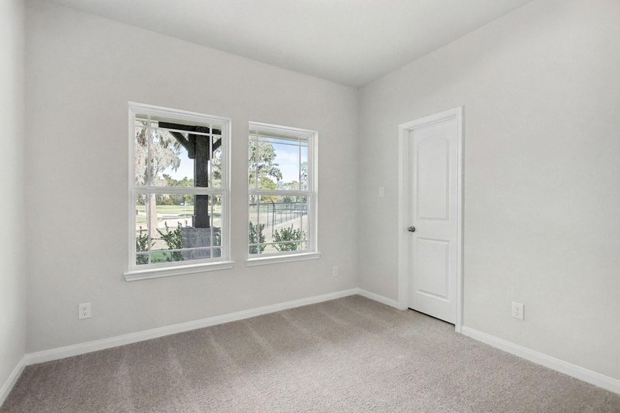 Spacious, unfurnished interior of a new home in Columbia Lakes, West Columbia (Image 25).