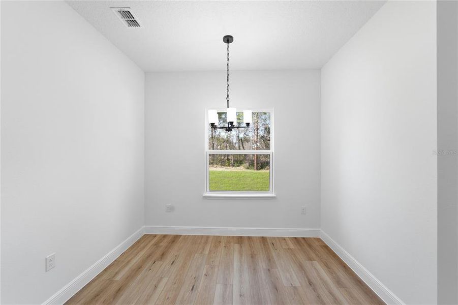 Spacious, unfurnished interior of a new home in , Ocala (Image 27).