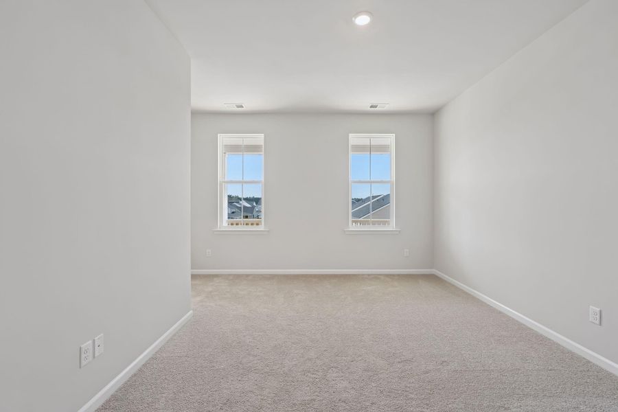 Spacious, unfurnished interior of a new home in Heron's Walk at Summers Corner, Summerville (Image 17).