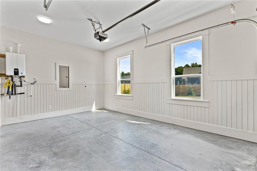 Spacious, unfurnished interior of a new home in , Dacula (Image 73).