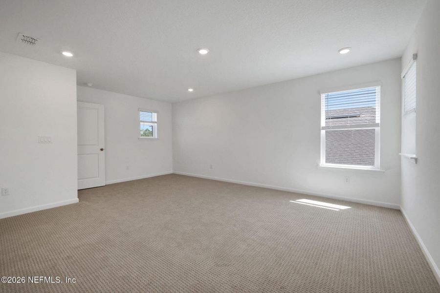 Spacious, unfurnished interior of a new home in Hyland Trail, Green Cove Springs (Image 20).