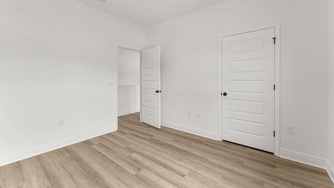 Spacious, unfurnished interior of a new home in Nellie Preserve, Santa Rosa Beach (Image 30).