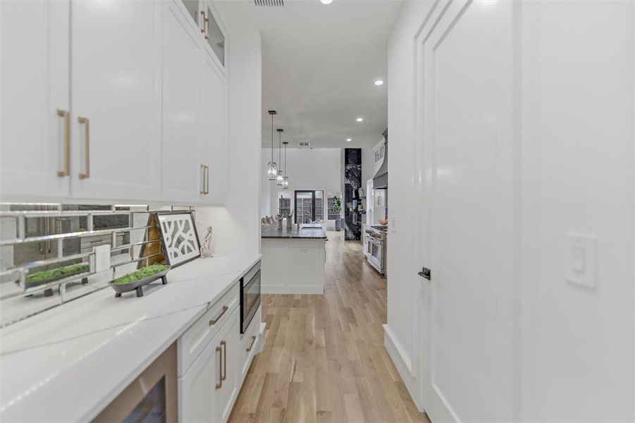 Furnished interior view inside a new home in , Dallas (Image 19).