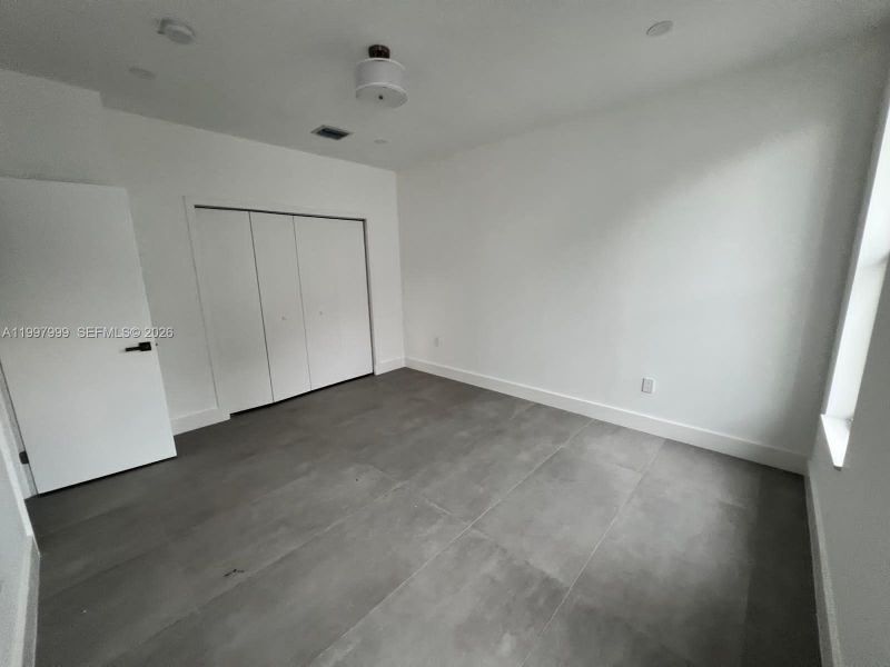 Spacious, unfurnished interior of a new home in , Miami (Image 25).