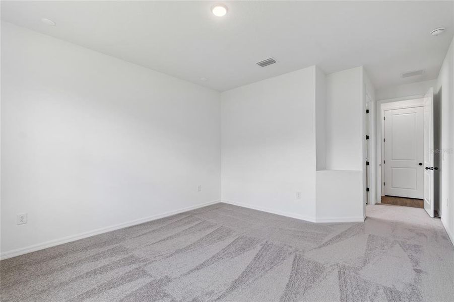 Spacious, unfurnished interior of a new home in Isles at Bayview, Parrish (Image 39). Spacious, unfurnished interior of a new home in Isles at Bayview, Parrish (Image 39).