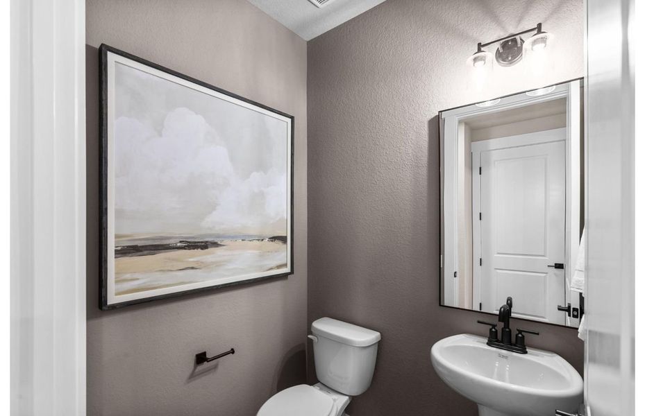 Furnished interior view inside a new home in Del Webb New Braunfels at Veramendi, New Braunfels (Image 5).