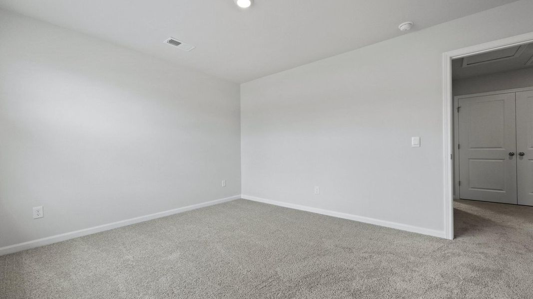 Spacious, unfurnished interior of a new home in Center Pointe, Santee (Image 11).